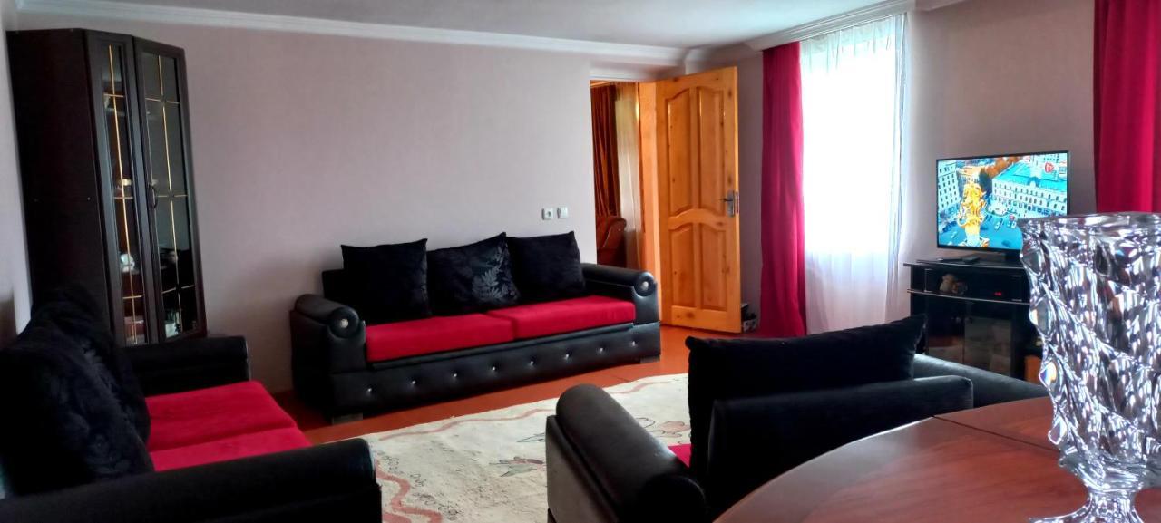 Bees Guesthouse Μέστια Εξωτερικό φωτογραφία