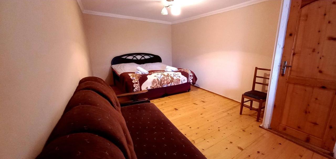 Bees Guesthouse Μέστια Εξωτερικό φωτογραφία